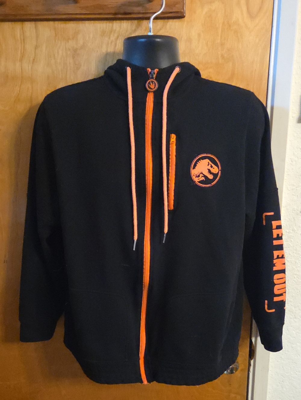 Jurassic World "Let 'Em Out" full-zip hoodie from Universal Studios Size Large